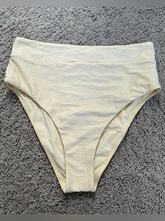Monday Swimwear Other - Monday Swimwear High Waisted Bikini Bottom Creme Wave Size Large